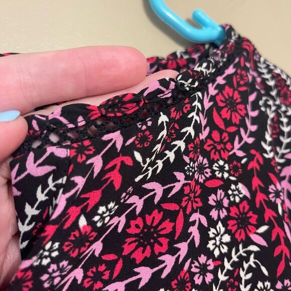 Talbots Womens Pink Black White Floral VNeck Blouse Petite Large LP - Picture 3 of 10